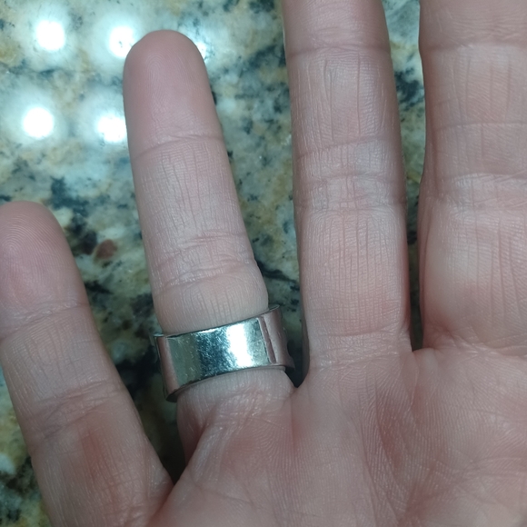 Silver pearl ring - Picture 2 of 4